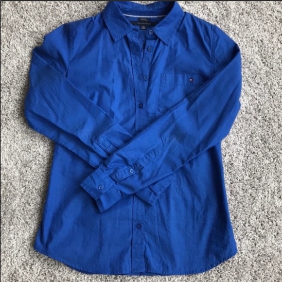 Tommy Hilfiger Tops - Tommy Hilfiger Classic Fit Blue Button Down